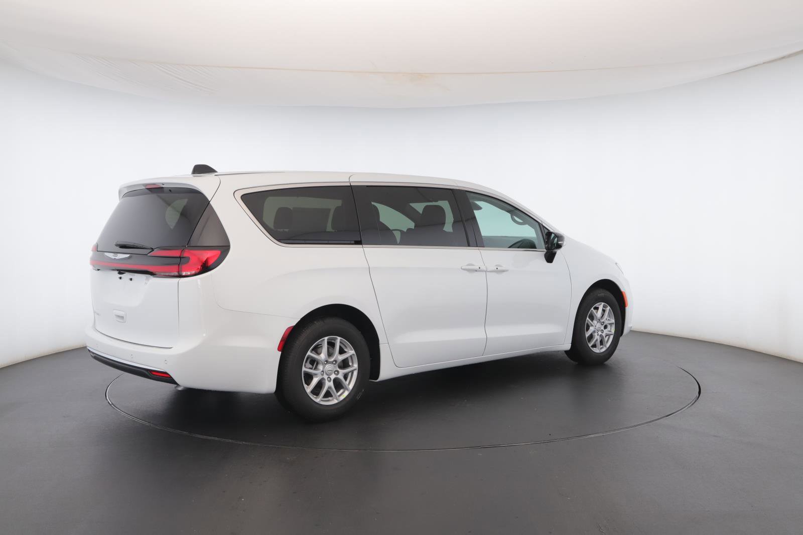 New 2026 Chrysler Pacifica Select image 28