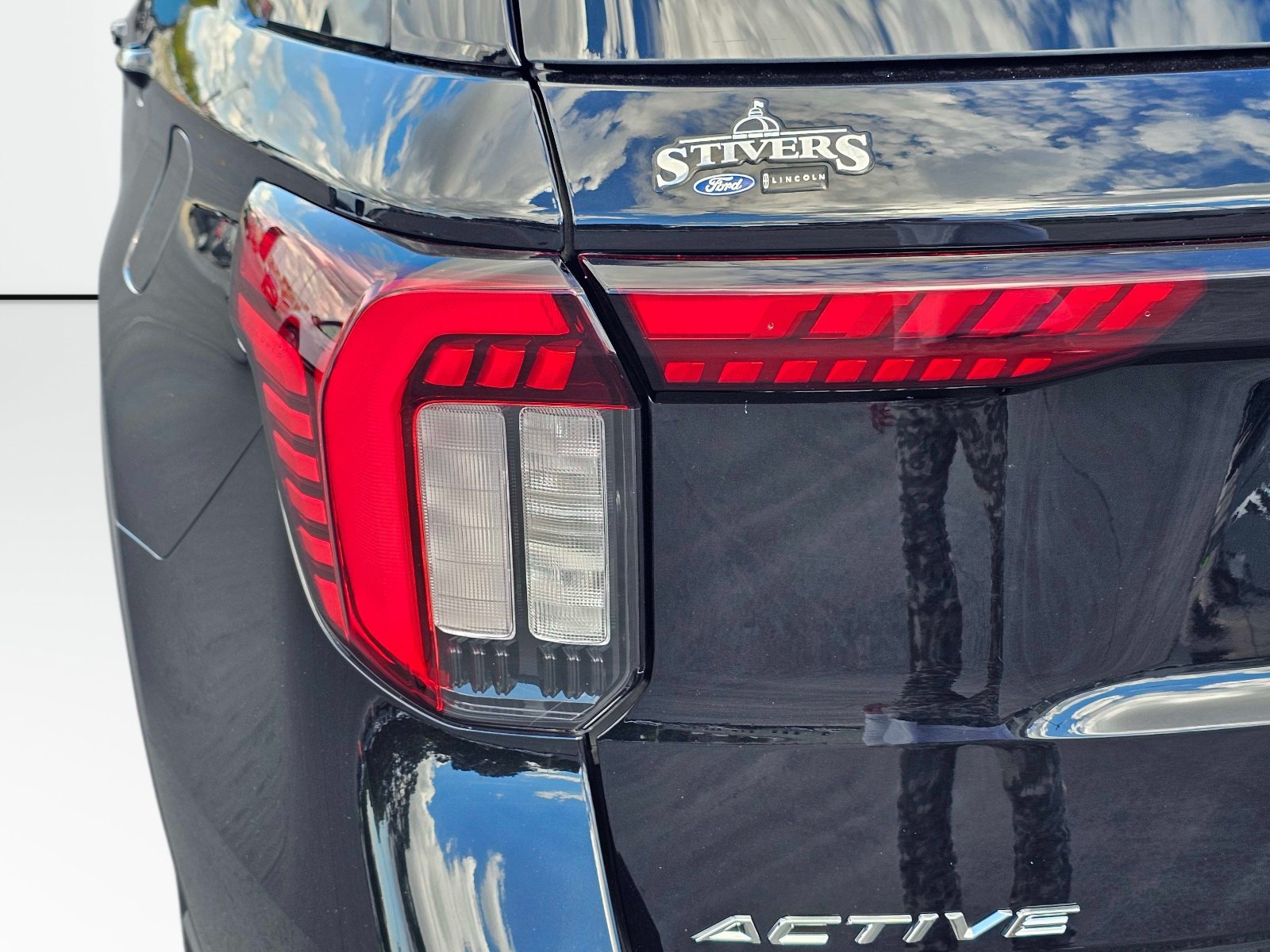 Used 2026 Ford Explorer Active w/ Active Comfort Package RWD image 5