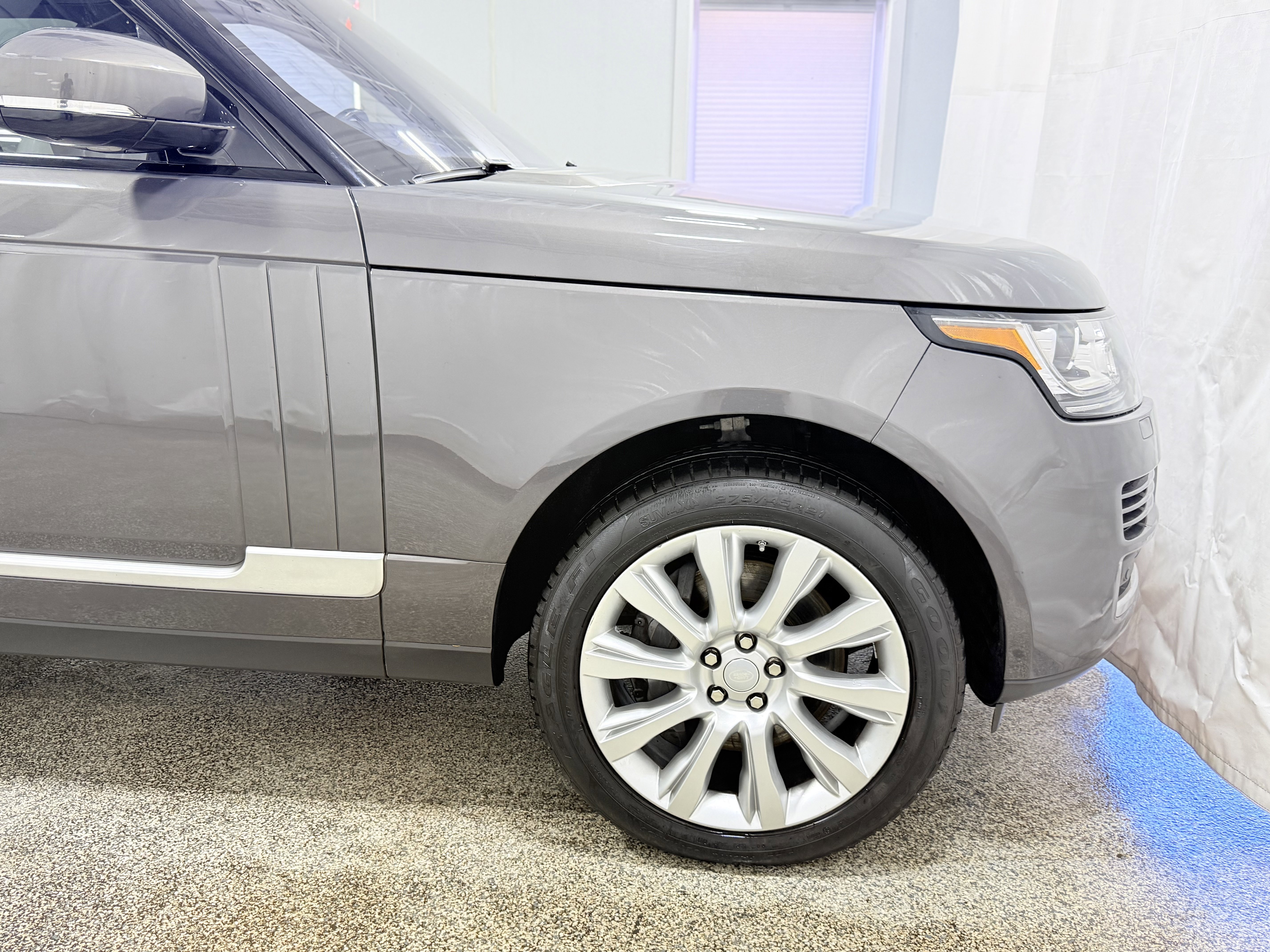 Used 2017 Land Rover Range Rover Supercharged image 29