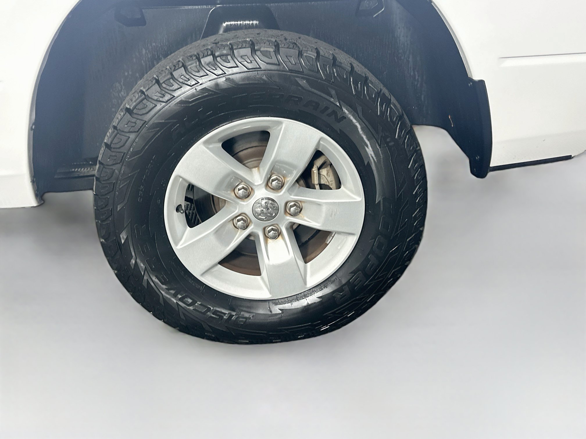 Used 2019 RAM 1500 Tradesman w/ Chrome Appearance Group RWD image 11