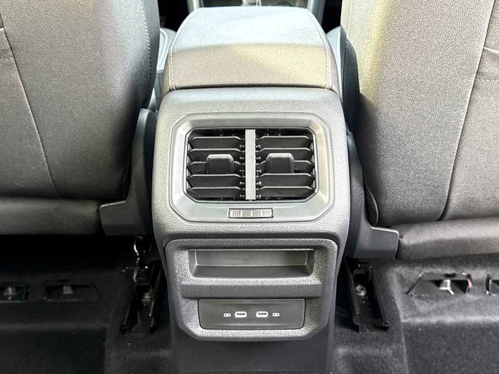 New 2026 Volkswagen Taos SE image 22