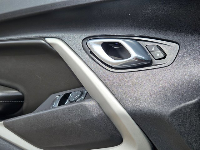 Used 2016 Chevrolet Camaro SS RWD image 10