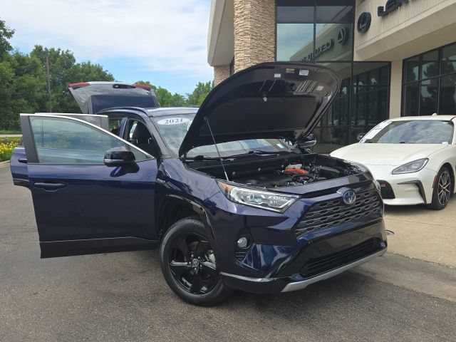 Used 2021 Toyota RAV4 XSE AWD/4WD image 10