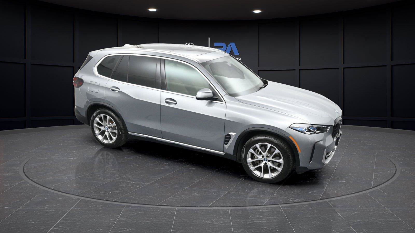 Used 2025 BMW X5 xDrive50e AWD/4WD image 42