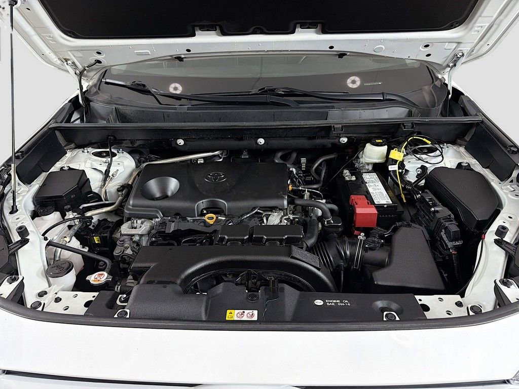 Used 2020 Toyota RAV4 LE image 13