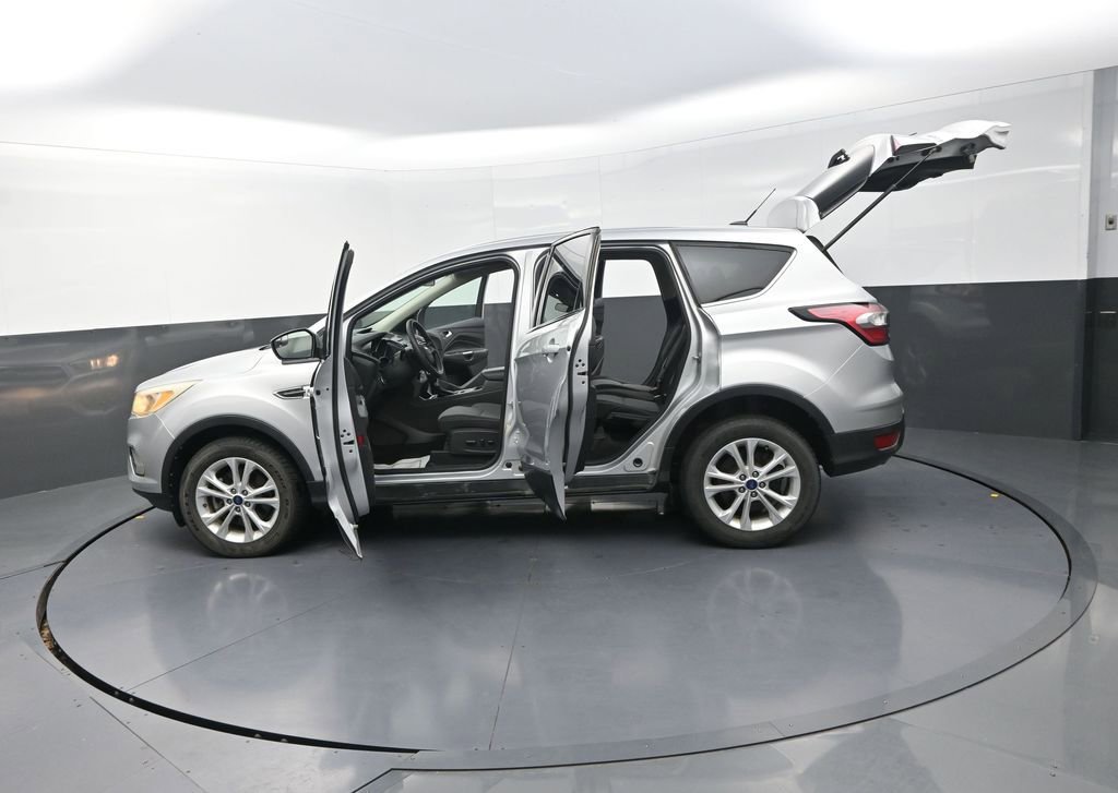 Used 2017 Ford Escape SE image 34