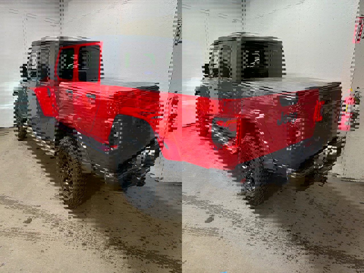 Used 2022 Jeep Gladiator Willys image 7