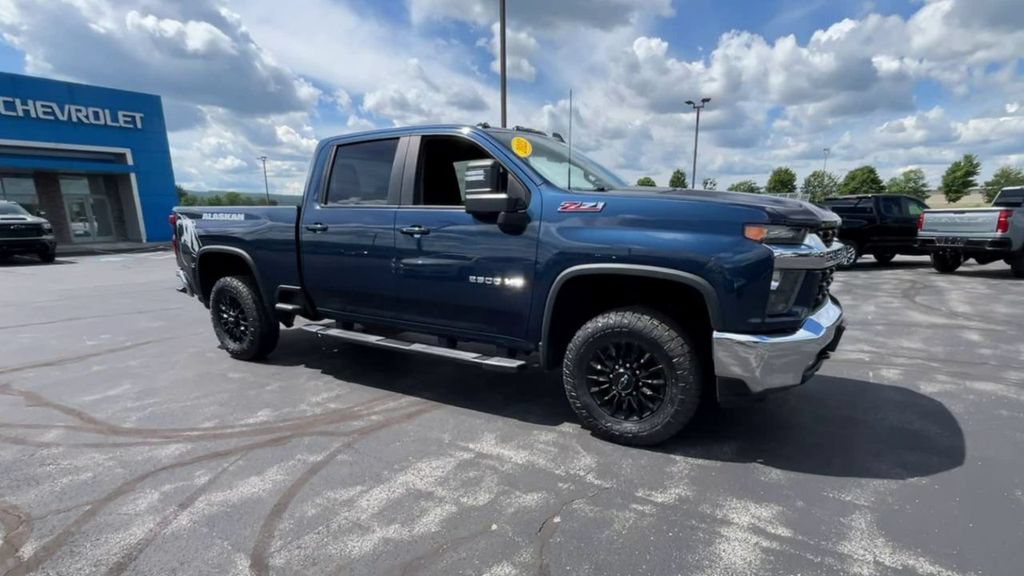 Used 2023 Chevrolet Silverado 2500 LT w/ Convenience Package AWD/4WD image 2