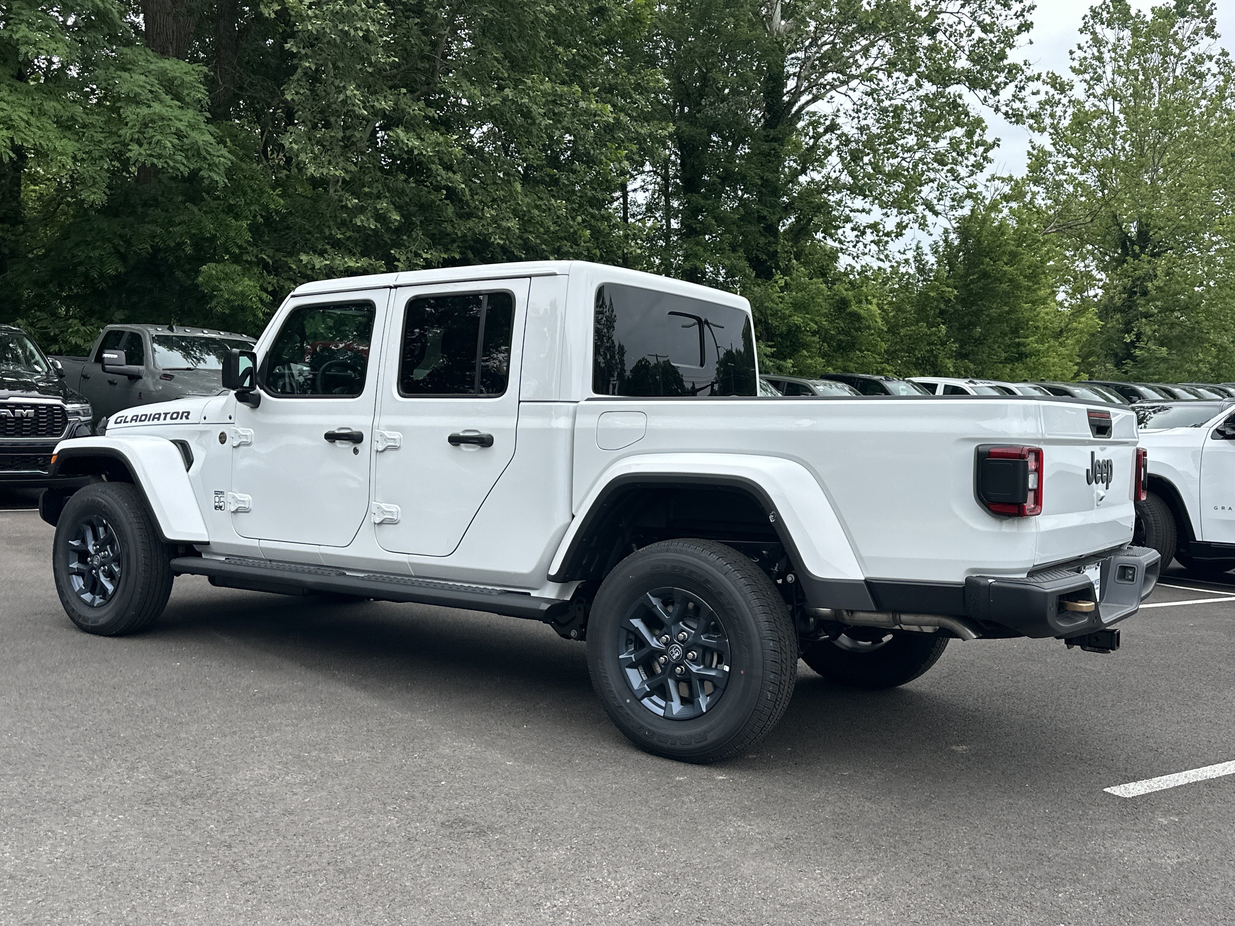 New 2026 Jeep Gladiator Sport AWD/4WD image 25