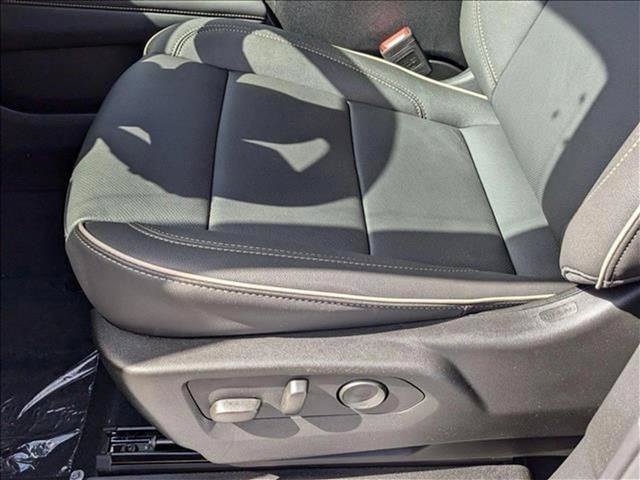New 2025 Chevrolet Suburban Premier RWD image 4