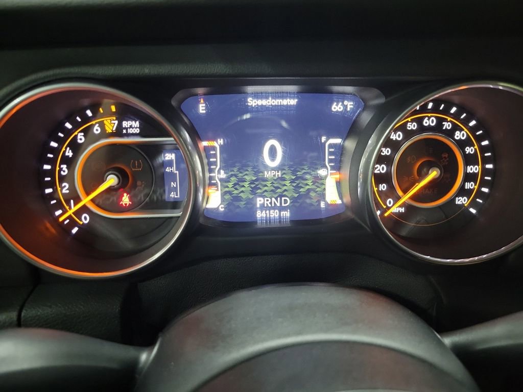 Used 2018 Jeep Wrangler Unlimited Sahara AWD/4WD image 17