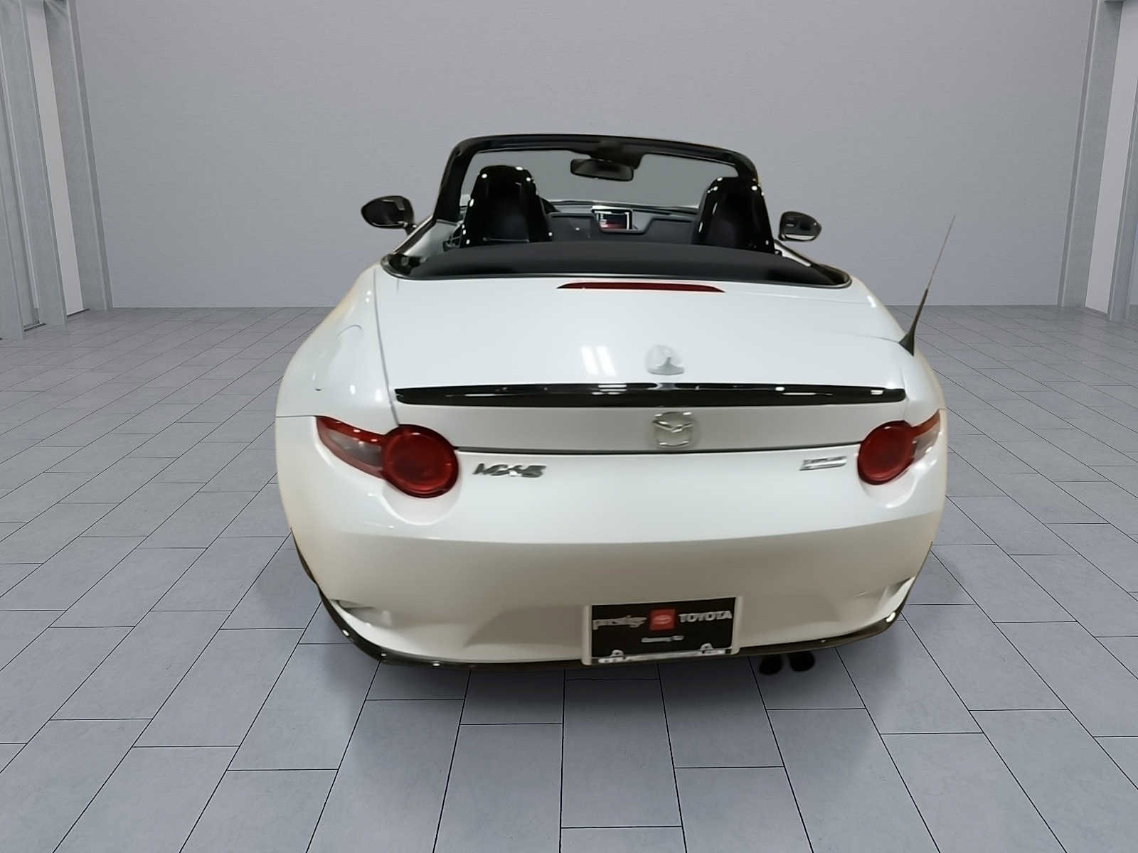 Used 2017 MAZDA MX-5 Miata Grand Touring w/ Appearance Package image 7