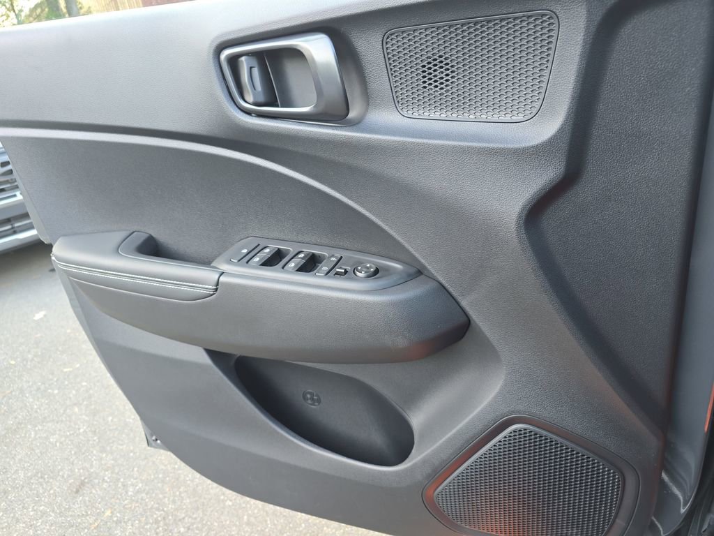 New 2026 Hyundai Venue SEL FWD image 25