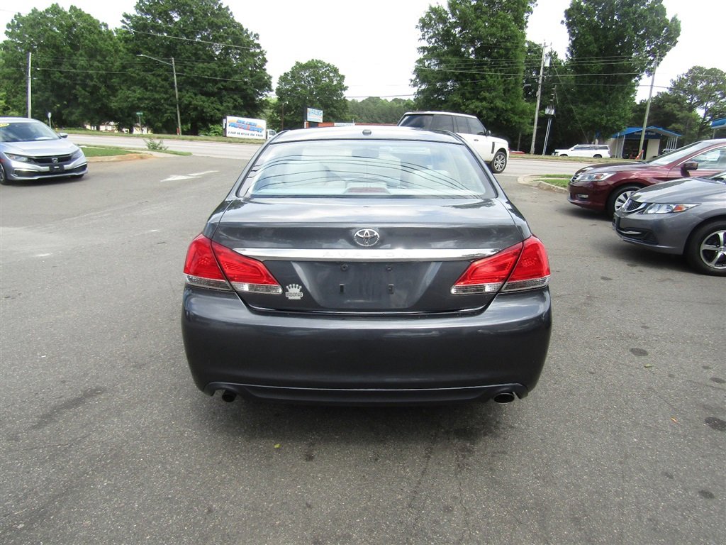 Used 2011 Toyota Avalon Limited FWD image 6