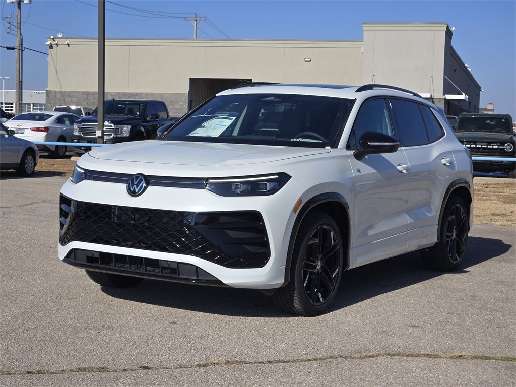 New 2026 Volkswagen Tiguan SE R-Line image 2