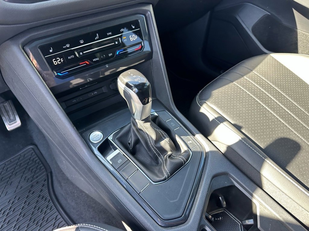 Used 2024 Volkswagen Tiguan SE R-Line w/ MDO Package, Three-Row image 14