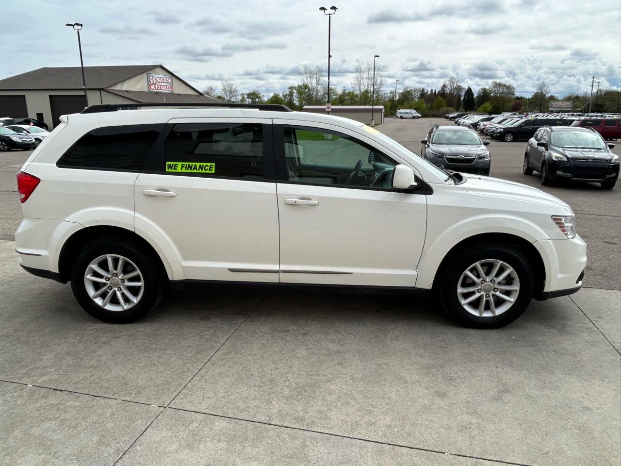 Used 2015 Dodge Journey SXT w/ Flexible Seating Group FWD image 4