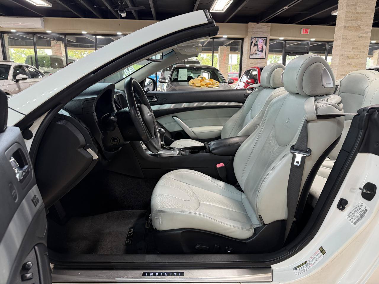 Used 2014 INFINITI Q60 Convertible w/ Premium Package RWD image 22