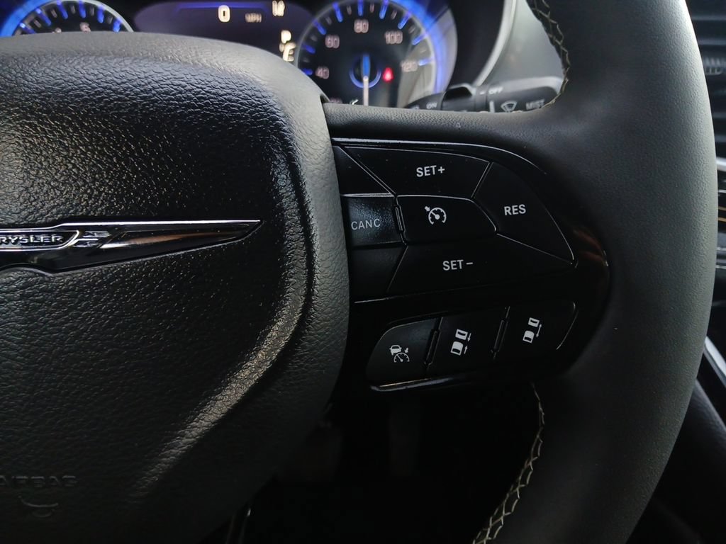 Used 2026 Chrysler Pacifica Limited w/ S Appearance Package FWD image 25