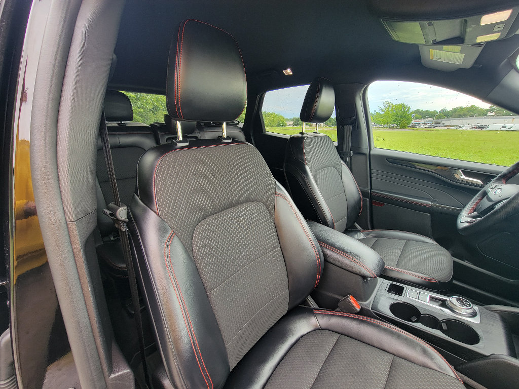 Used 2023 Ford Escape ST-Line w/ Tech Pack #1 AWD/4WD image 33