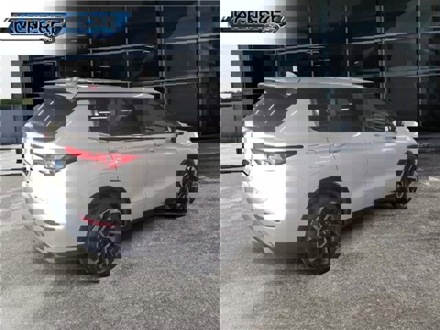 Used 2022 Mitsubishi Outlander SE image 5