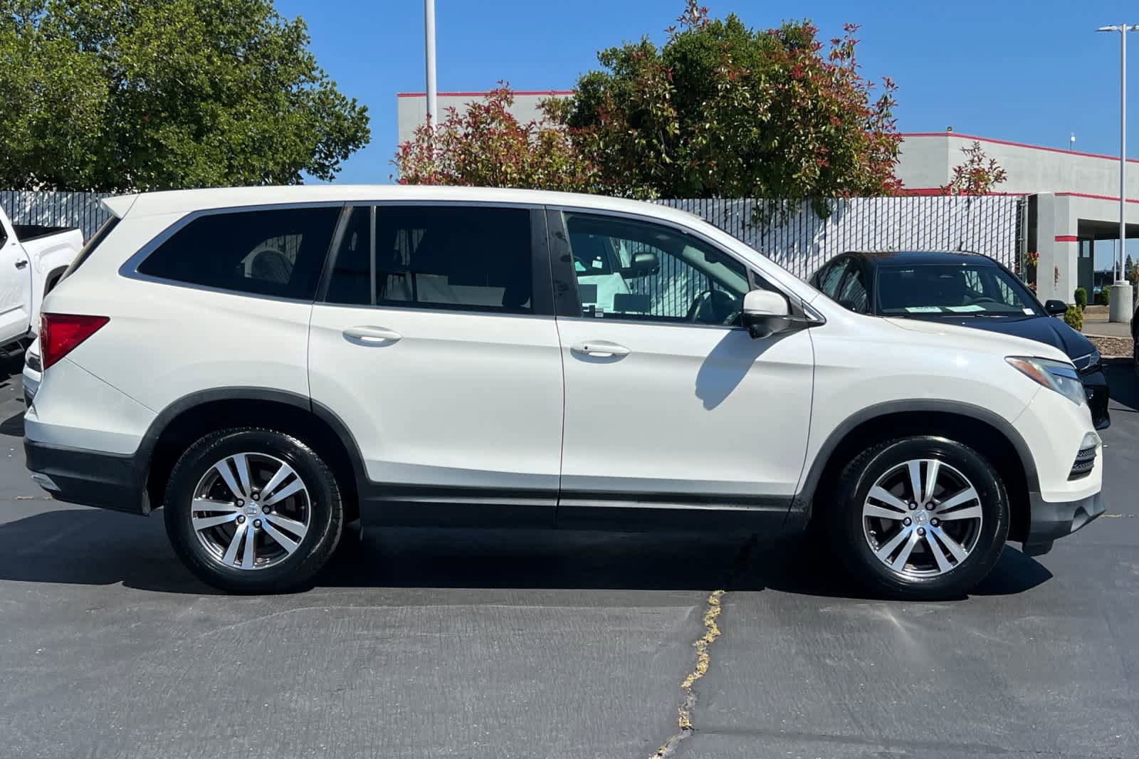 Used 2017 Honda Pilot EX-L image 6