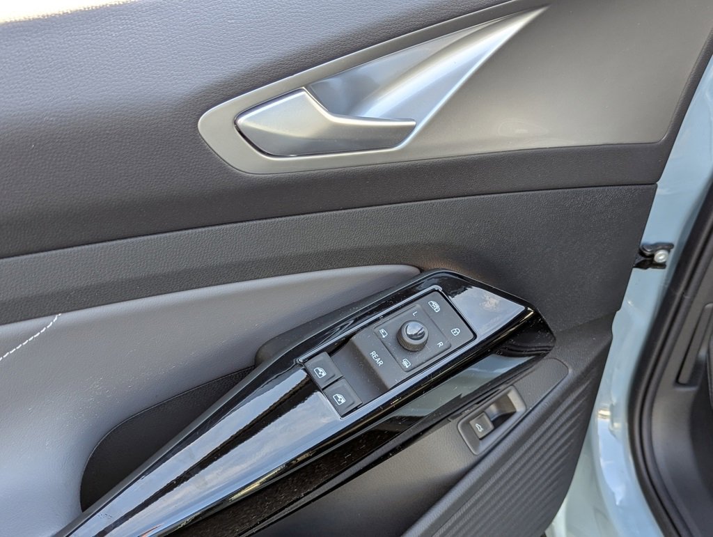 New 2025 Volkswagen ID.4 Pro S Plus image 11