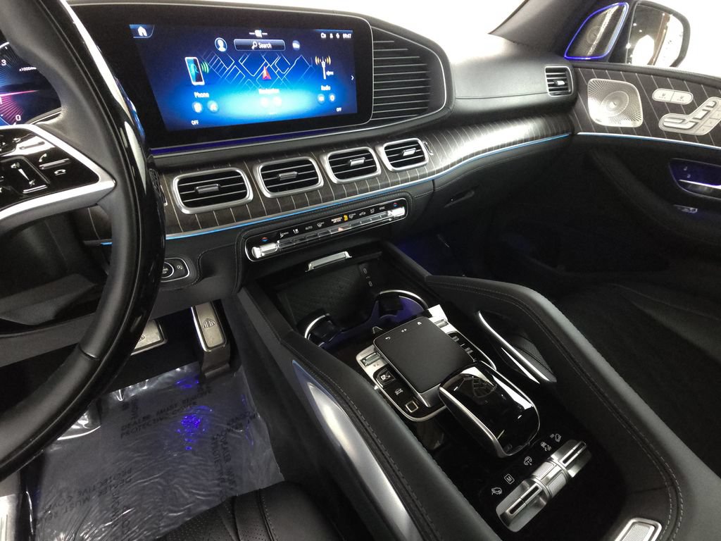 Used 2025 Mercedes-Benz Maybach GLS 600 4MATIC image 15