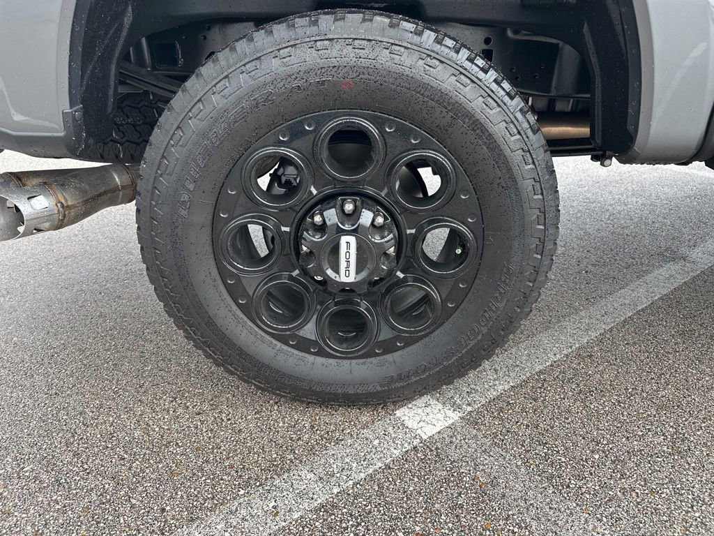 New 2026 Ford F250 Lariat w/ Black Appearance Package image 43