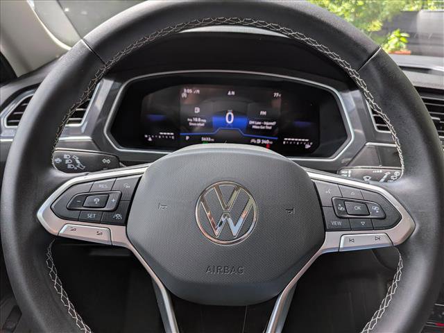 Used 2024 Volkswagen Tiguan SE w/ Panoramic Sunroof Package AWD/4WD image 29