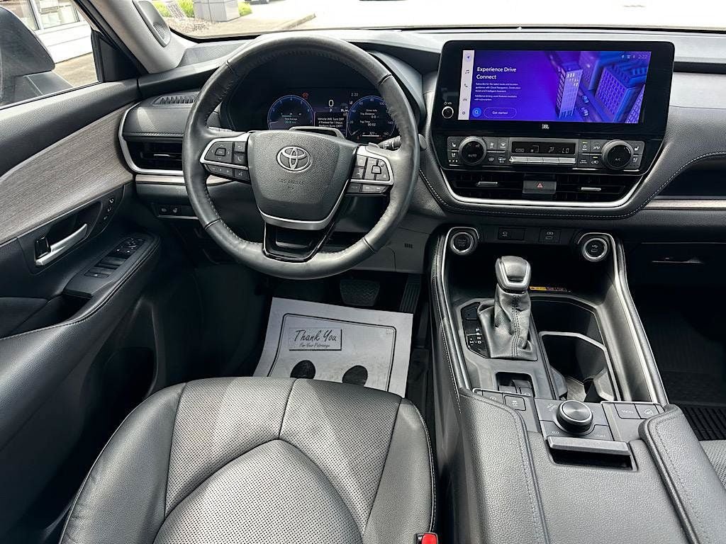 Certified 2025 Toyota Grand Highlander AWD image 19