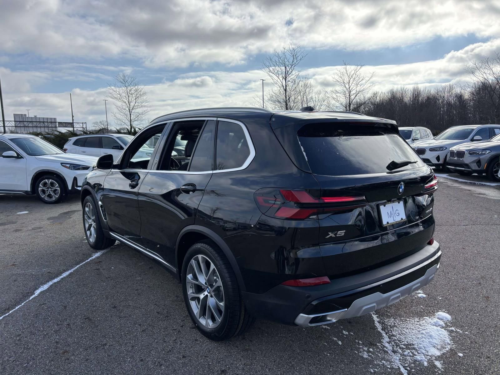 New 2026 BMW X5 xDrive40i w/ Climate Comfort Package AWD/4WD image 5
