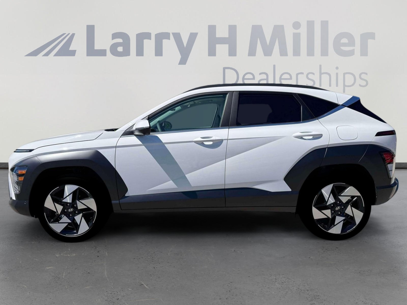 New 2026 Hyundai Kona Limited FWD image 3