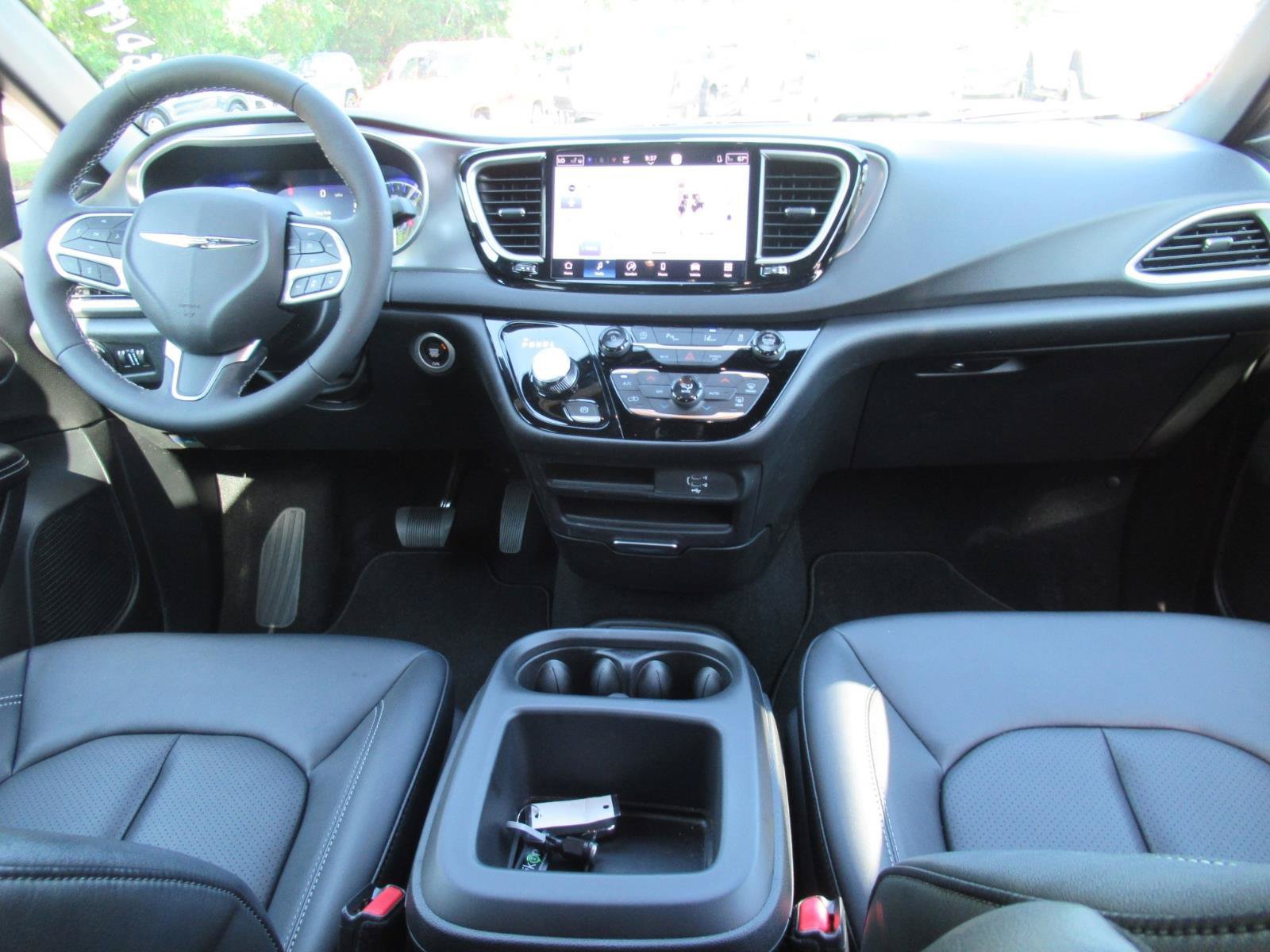 New 2026 Chrysler Voyager LX FWD image 12