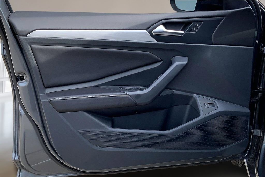 Certified 2025 Volkswagen Jetta S image 21