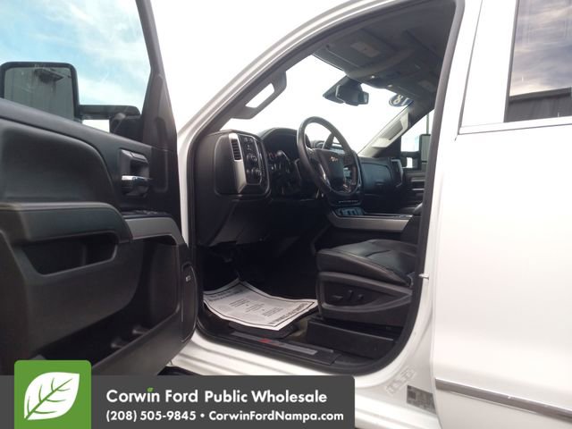 Used 2018 Chevrolet Silverado 3500 LTZ image 9