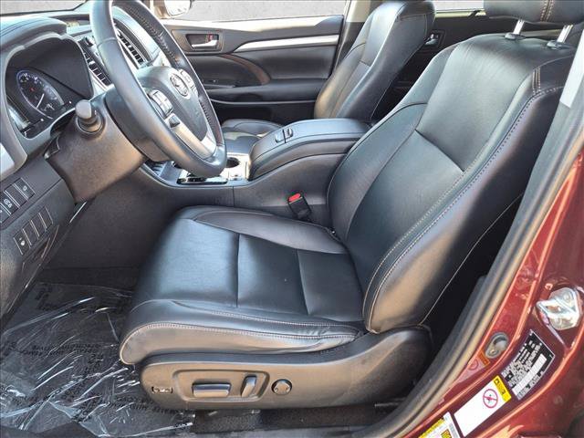 Used 2019 Toyota Highlander XLE AWD/4WD image 22