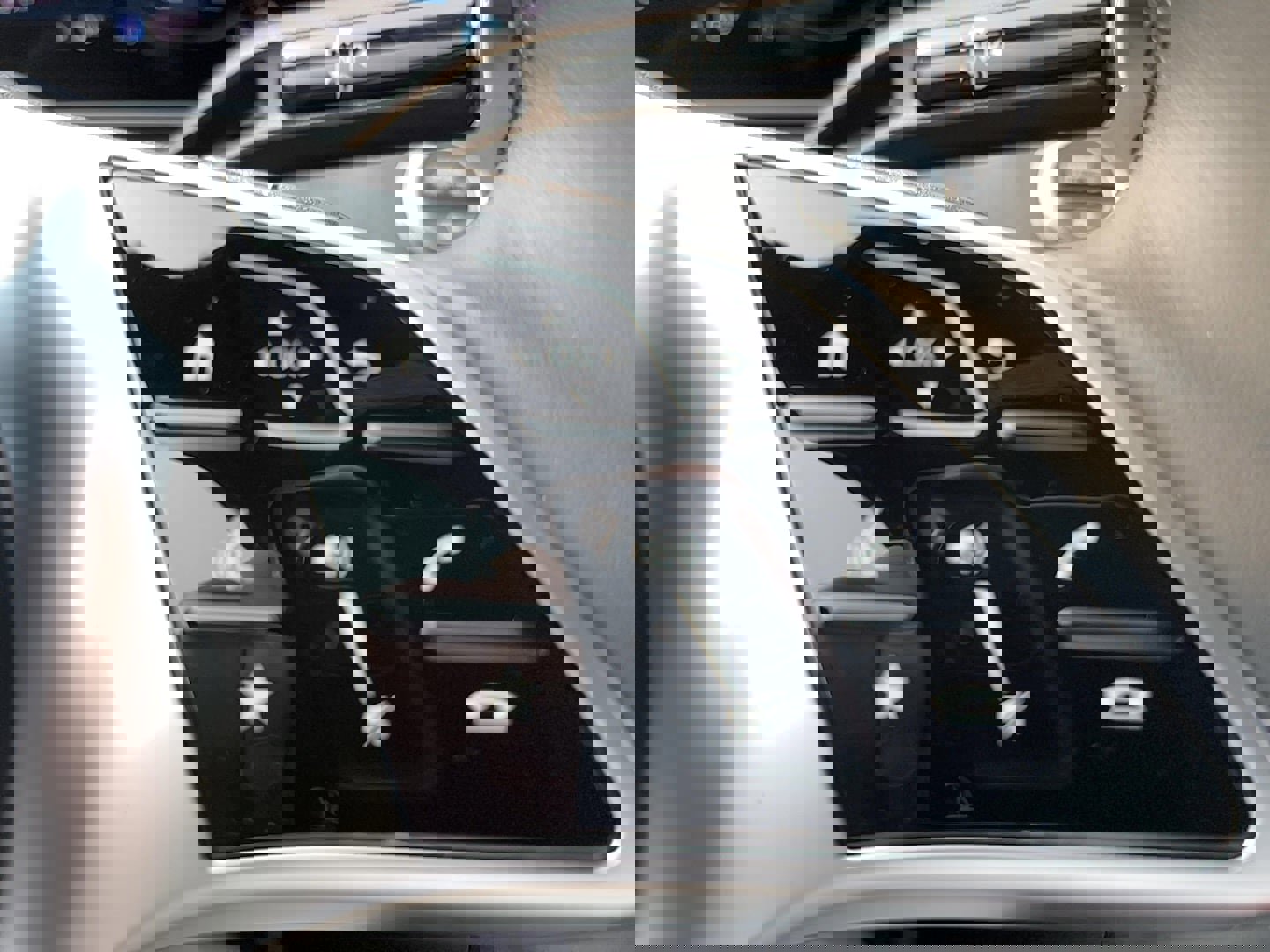 Used 2025 Mercedes-Benz C 300 4MATIC Sedan image 12