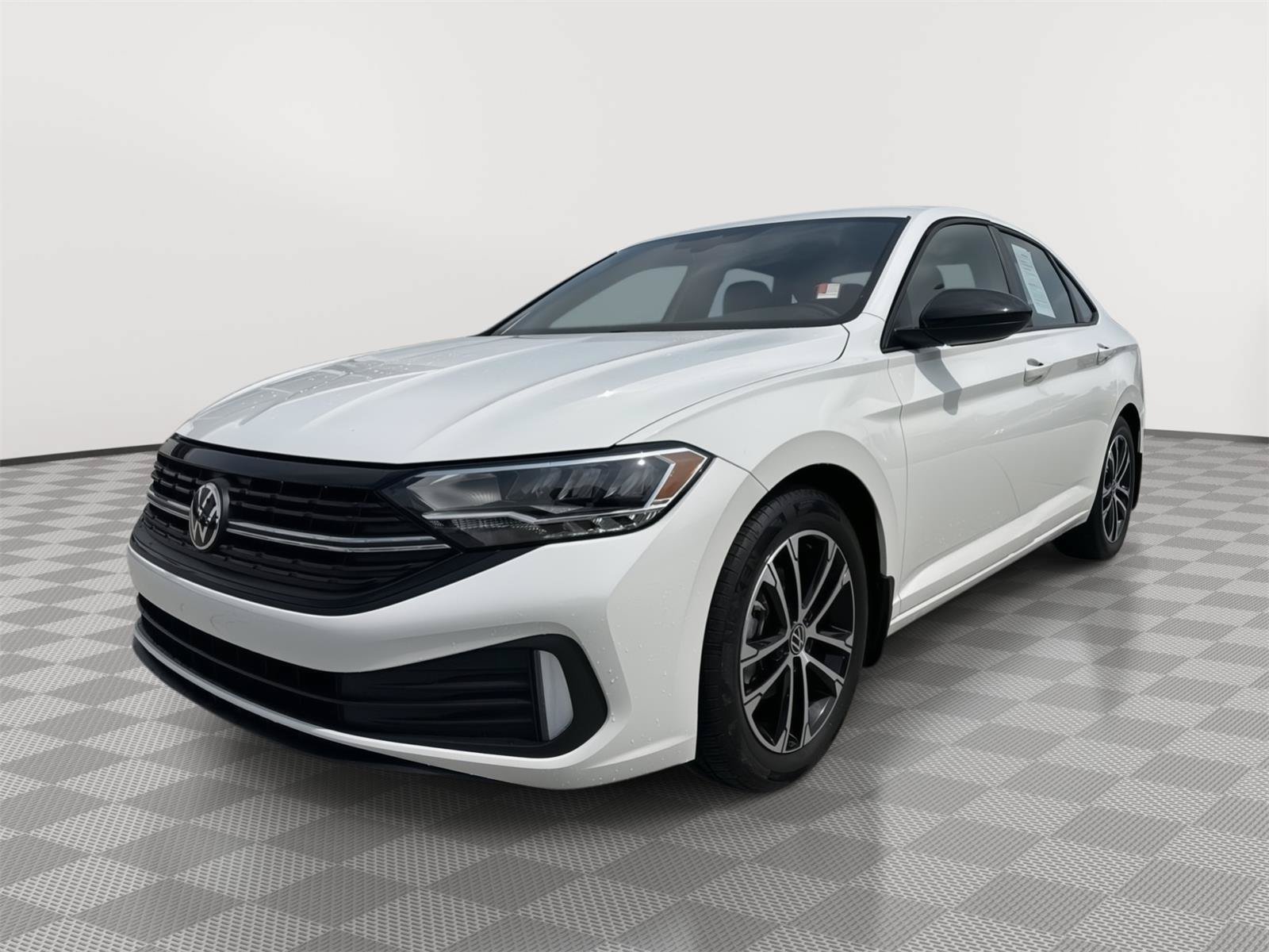 Used 2024 Volkswagen Jetta Sport FWD image 3