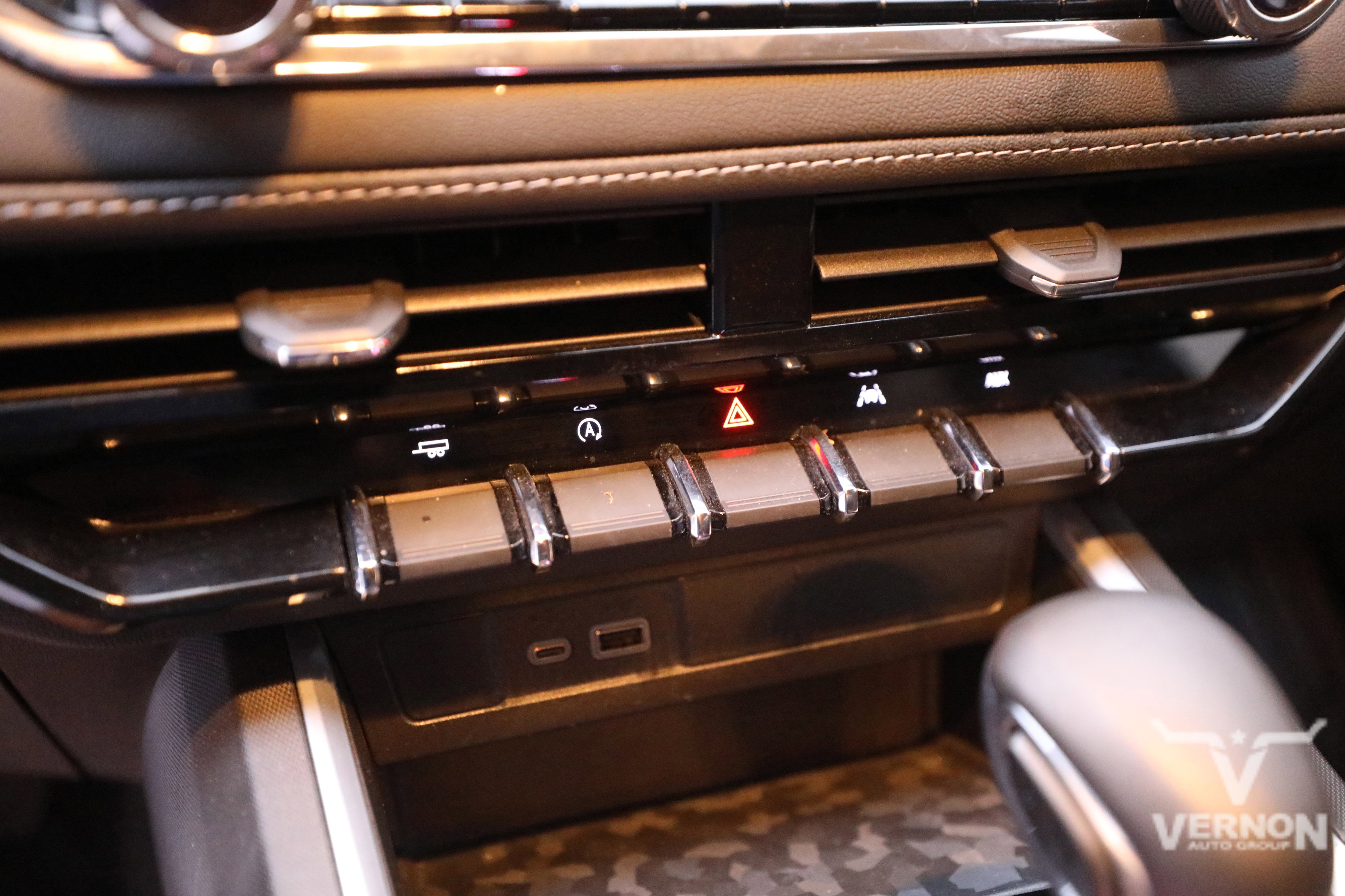 Used 2024 Chevrolet Colorado LT w/ LT Convenience Package image 22