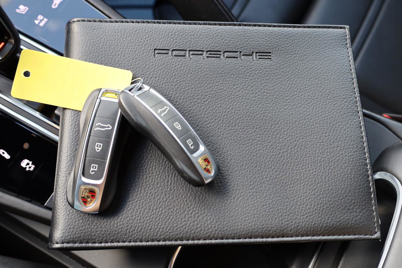 Used 2022 Porsche Cayenne GTS AWD/4WD image 12