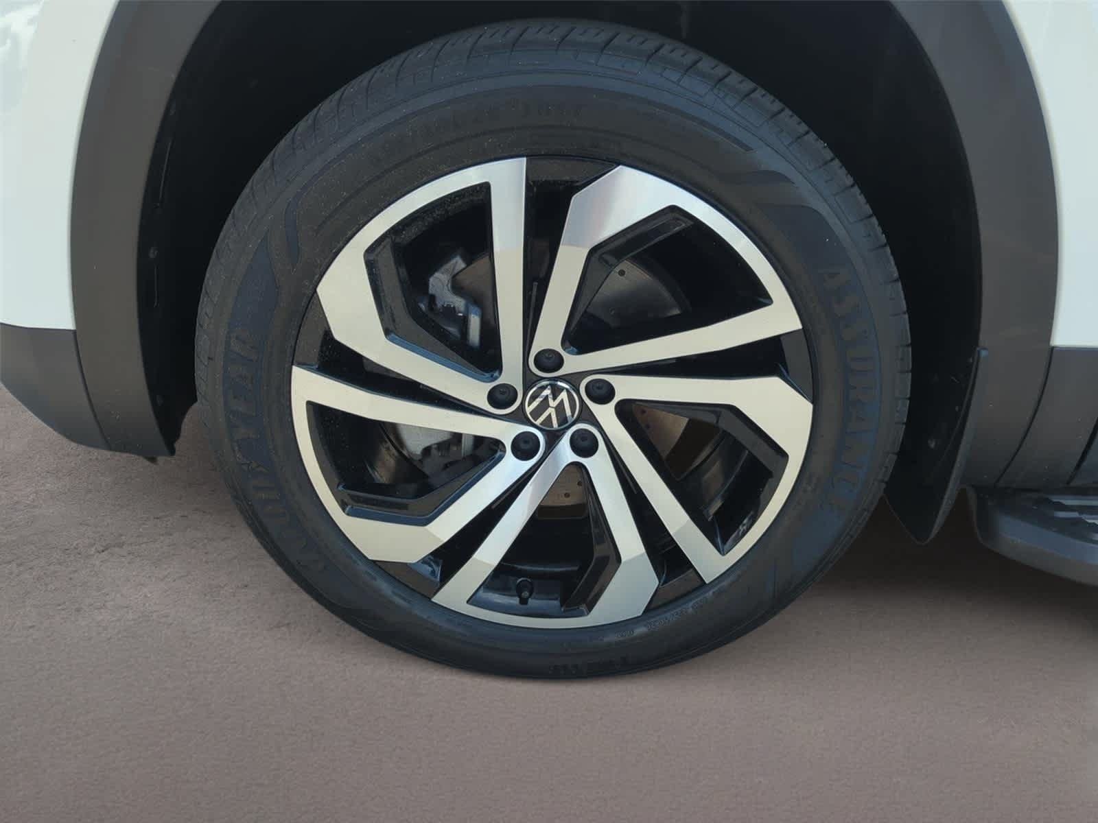 Used 2022 Volkswagen Atlas SEL AWD/4WD image 10