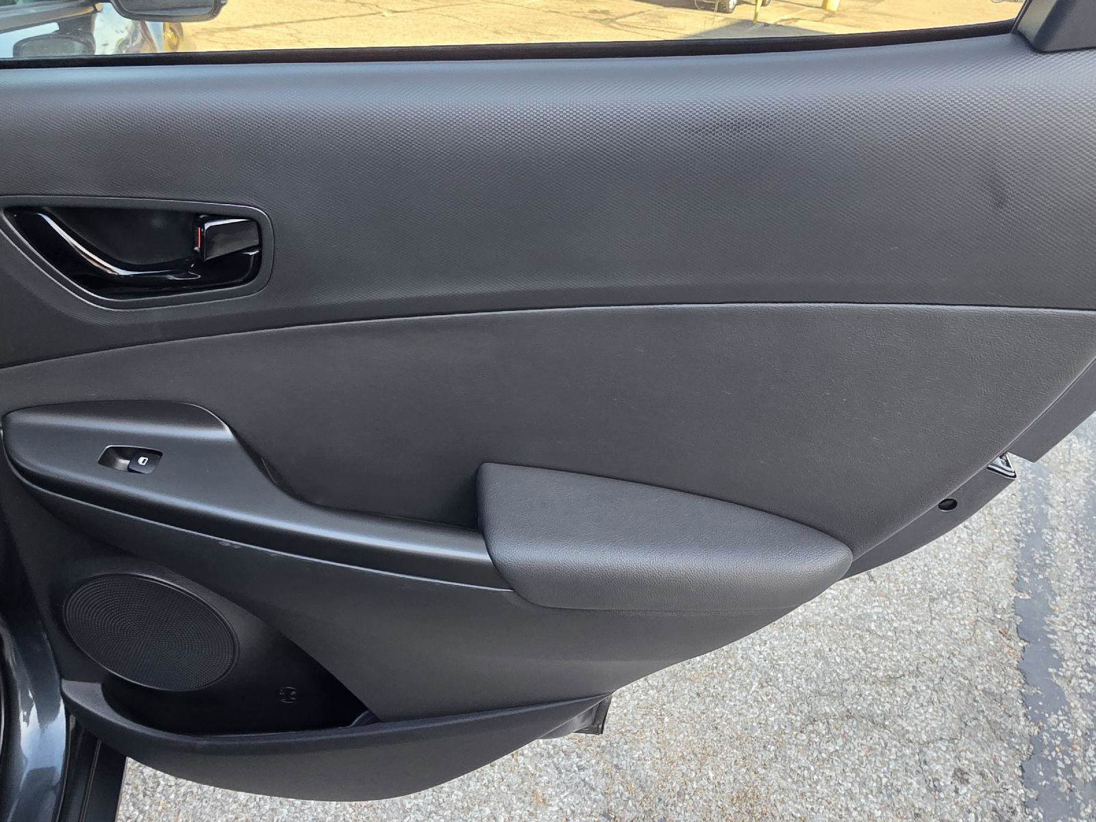 Used 2018 Hyundai Kona Limited image 34