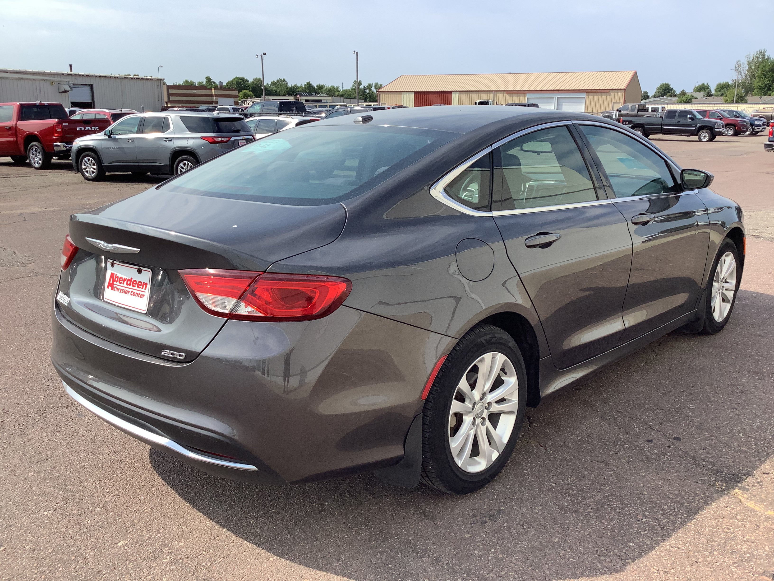Used 2015 Chrysler 200 Limited w/ Convenience Group FWD image 4