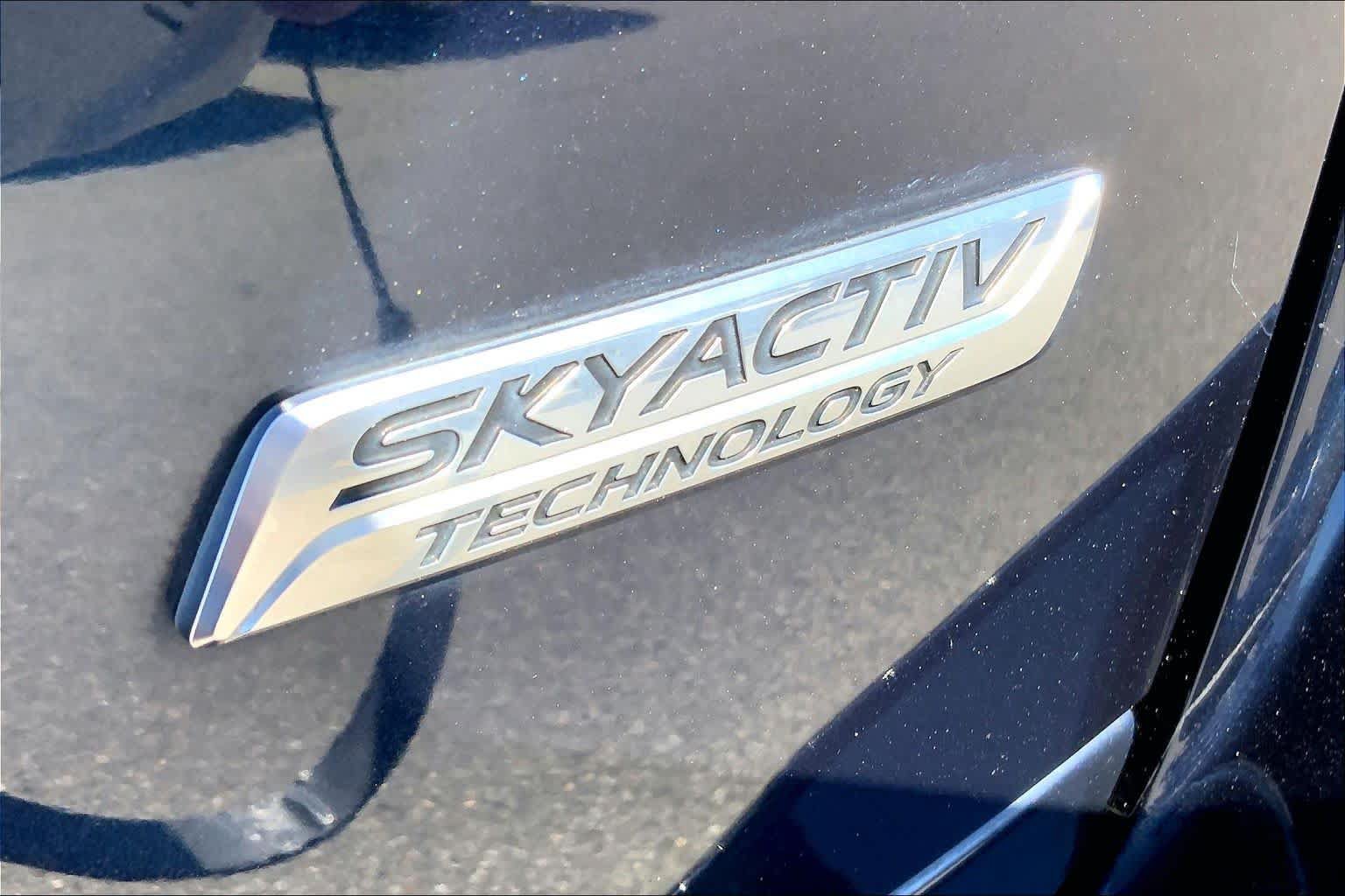 Used 2018 MAZDA MAZDA3 Touring FWD image 10
