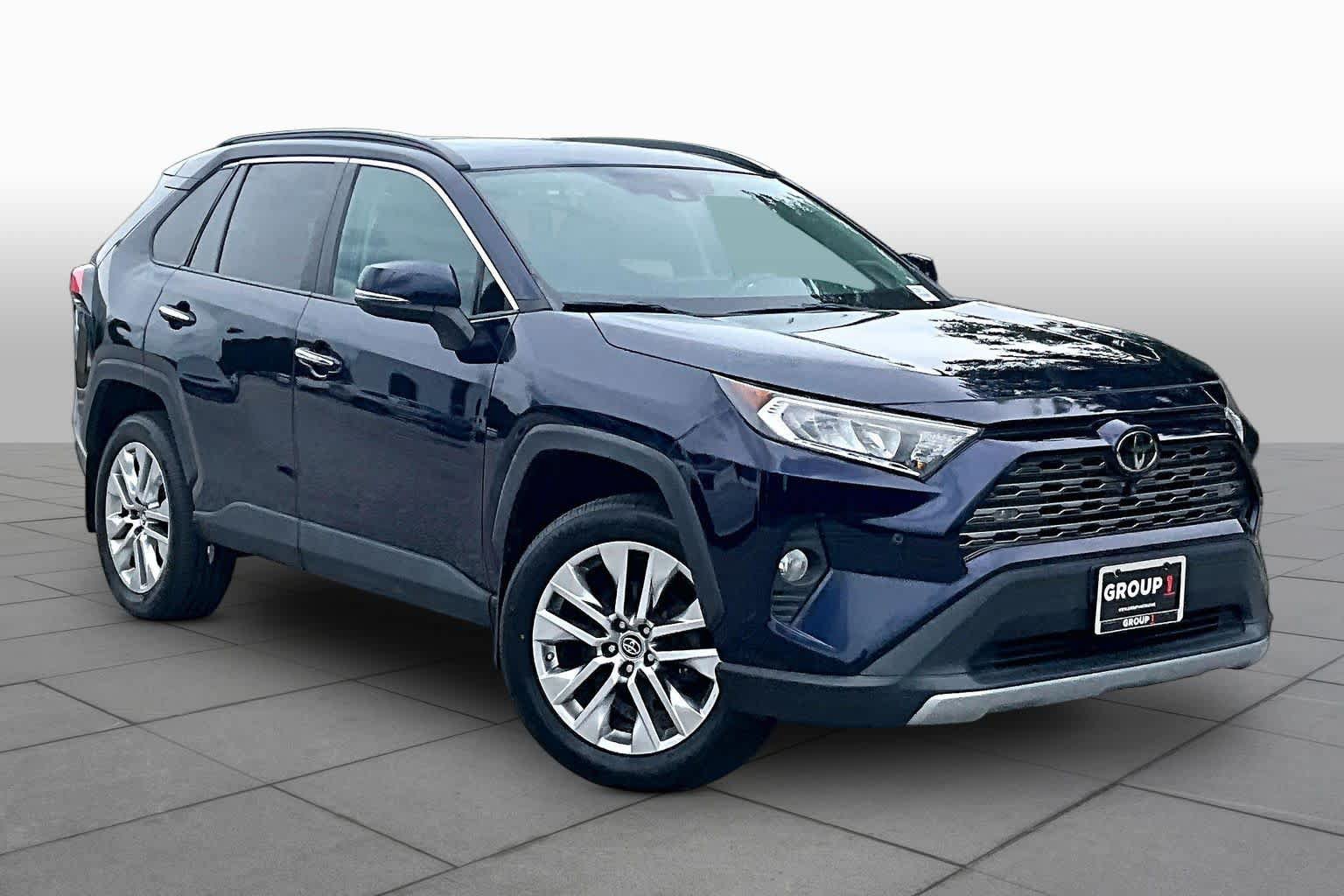 Used 2019 Toyota RAV4 Limited w/ Advanced Technology Package AWD/4WD image 3