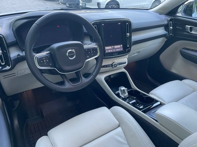 Certified 2024 Volvo XC40 B5 Ultimate w/ Protection Package Premier AWD/4WD image 17