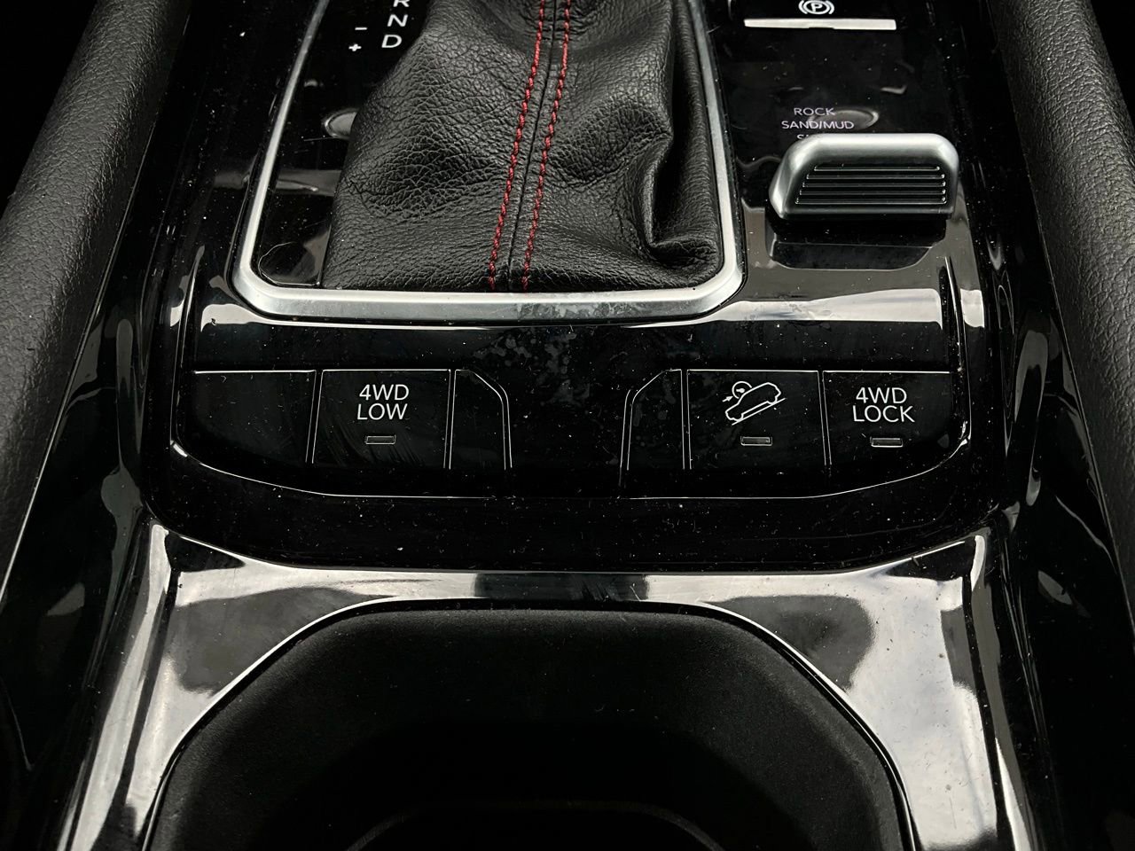 Used 2025 Jeep Compass Trailhawk image 22