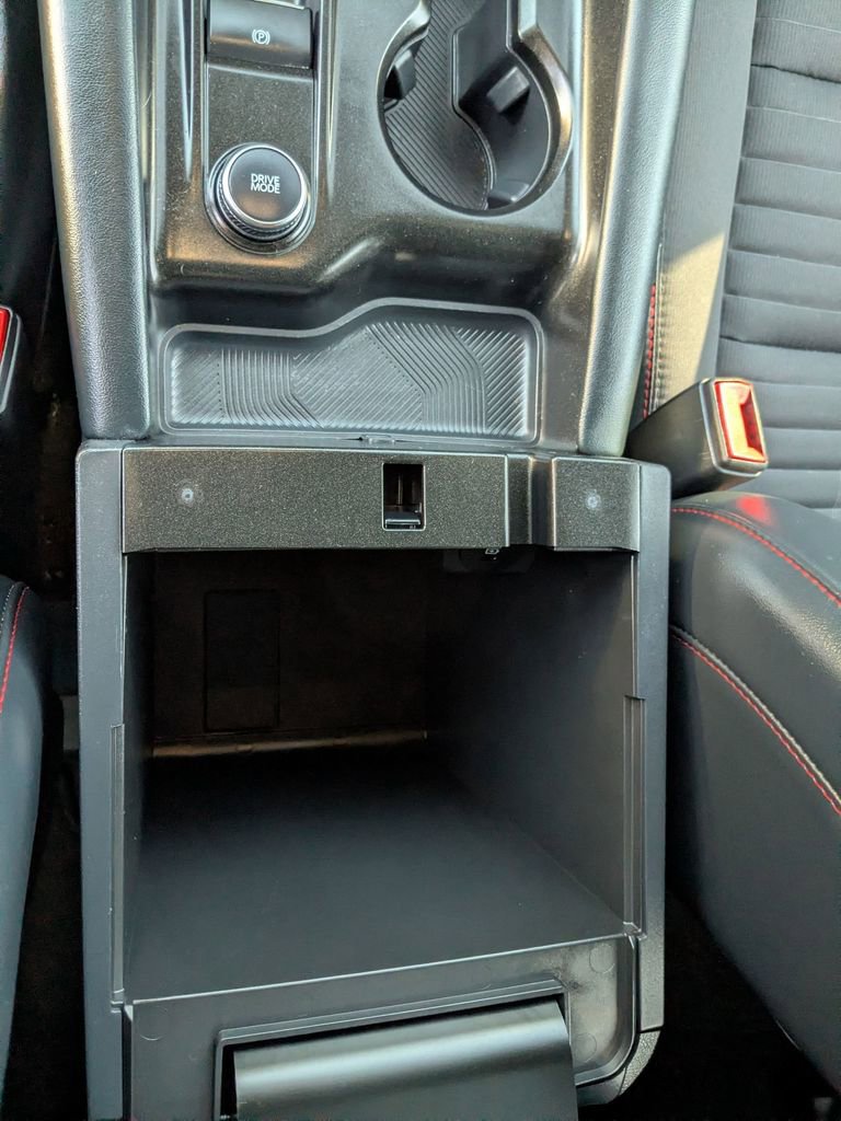 Used 2025 Ford Explorer ST-Line w/ ST-Line Street Pack image 28