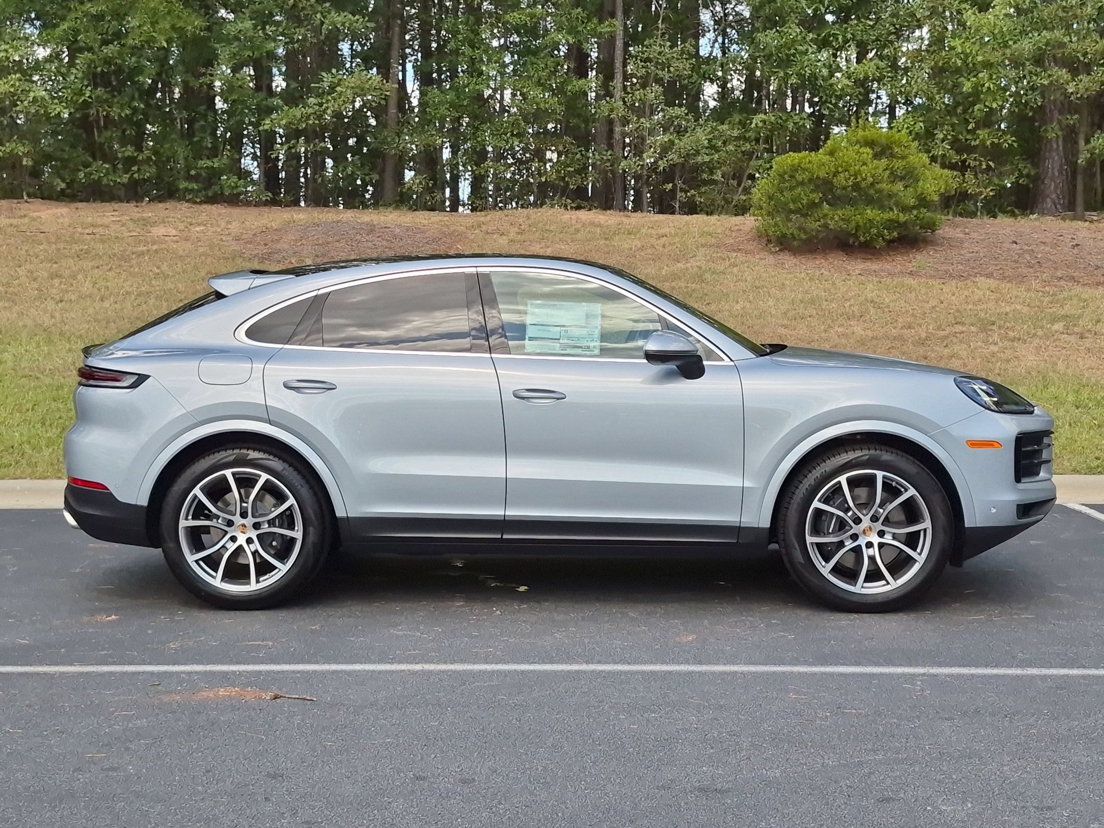 New 2026 Porsche Cayenne Coupe AWD/4WD image 32